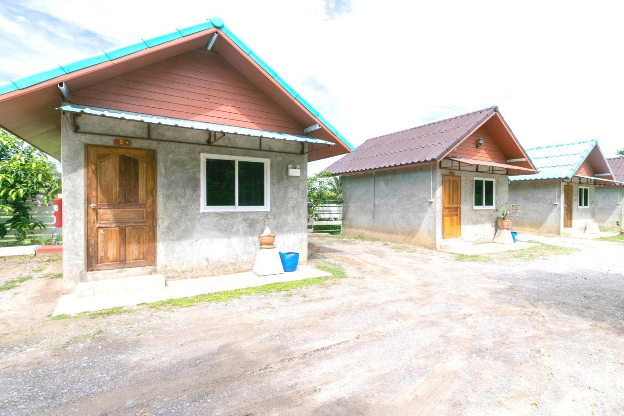 The Rome Resort Pran Buri Bagian luar foto