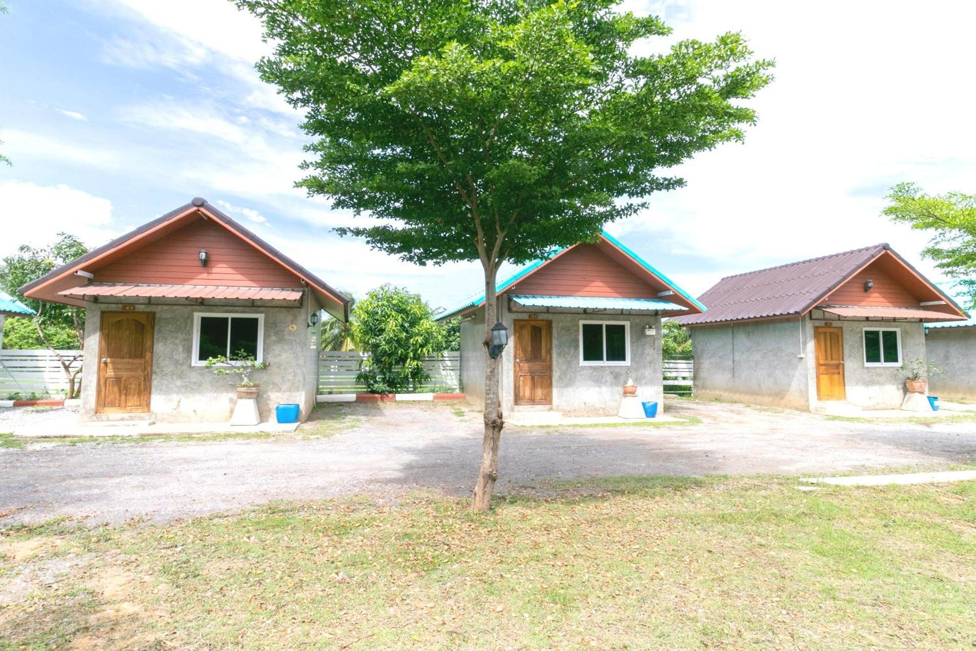 The Rome Resort Pran Buri Bagian luar foto